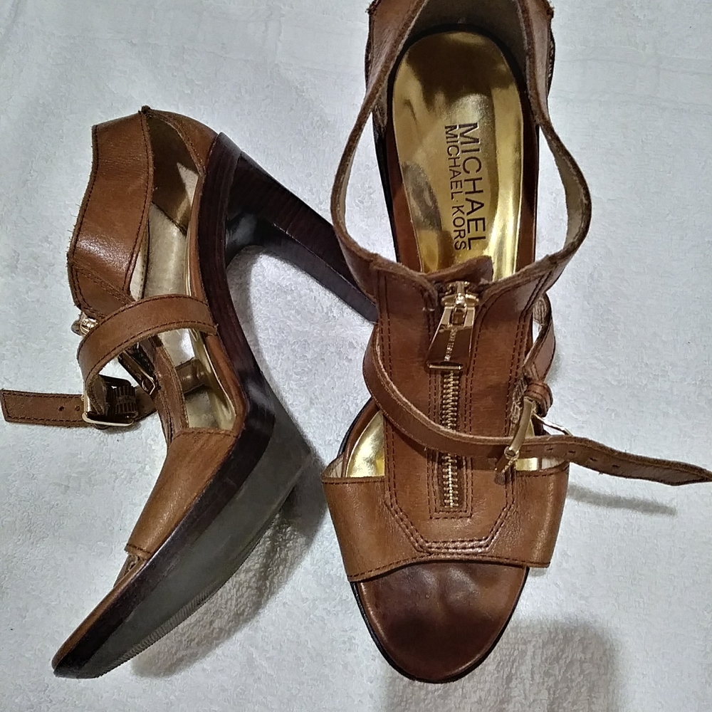 Sandals - Picture 3 of 6